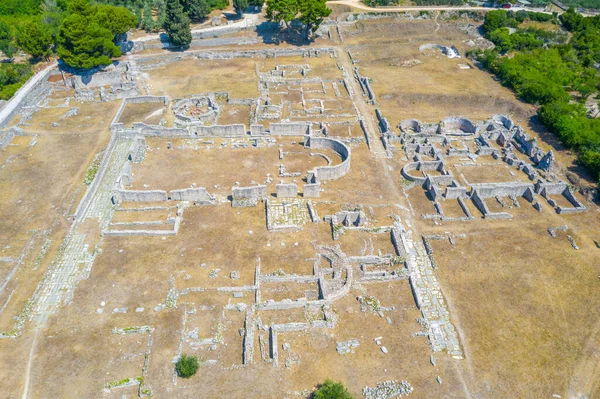 Hırvatistan 'ın Split kenti yakınlarındaki antik Salona' nın havadan görünüşü