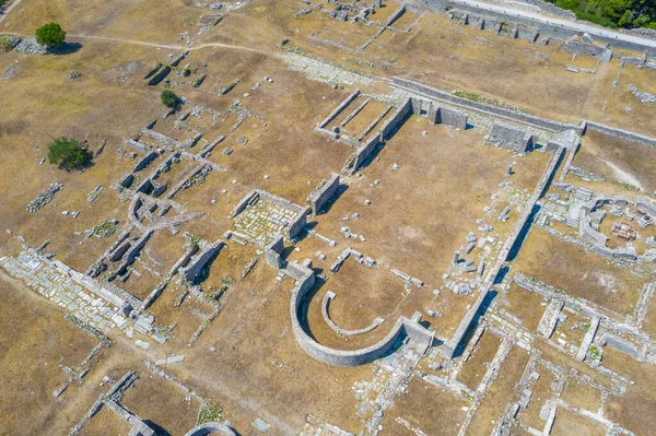 Hırvatistan 'ın Split kenti yakınlarındaki antik Salona' nın havadan görünüşü