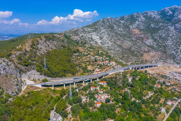 Croatian Highway Passing Town Klis — Stock Photo, Image