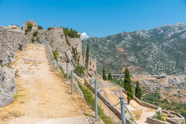 Hırvatistan 'ın Split kenti yakınlarındaki Klis kalesi