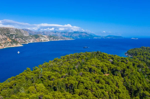 Hırvatistan 'daki Lokrum adasının hava manzarası