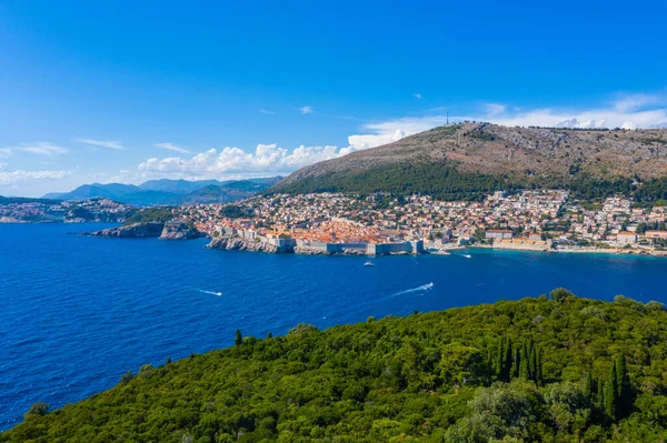 Hırvatistan 'daki Dubrovnik ve Lokrum adasının hava manzarası