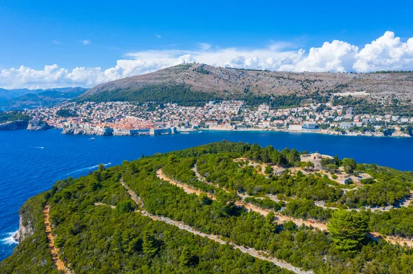Hırvatistan 'daki Dubrovnik ve Lokrum adasının hava manzarası