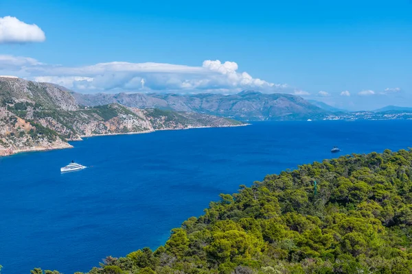 Hırvatistan 'daki Lokrum adasının hava manzarası