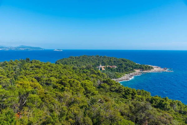 Hırvatistan 'daki Lokrum Adası' nın St Mary Manastırı 'ndaki havadan görünüşü