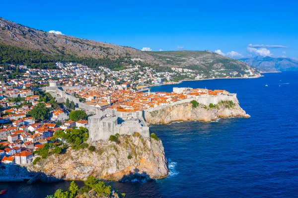 克罗地亚Dubrovnik镇和Lovrijenac要塞的空中景观 — 图库照片