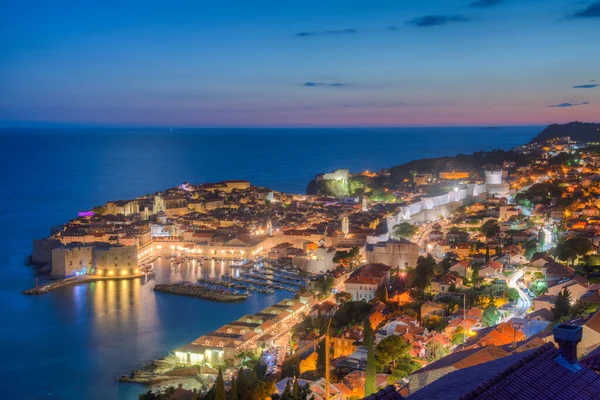 Hırvatistan 'ın eski Dubrovnik kentinin günbatımı manzarası