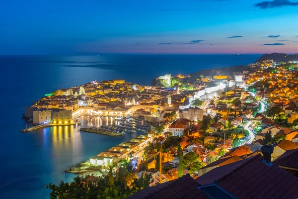 Hırvatistan 'ın eski Dubrovnik kentinin günbatımı manzarası