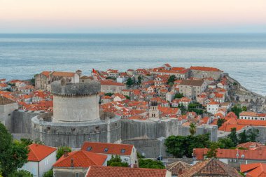 Hırvatistan 'ın eski Dubrovnik kentinin gündoğumu manzarası