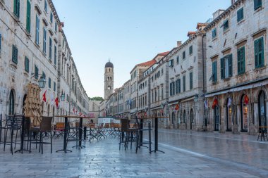 Hırvatistan 'ın Dubrovnik kentindeki Stradun Caddesi' nin gün doğumu manzarası