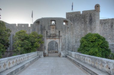 Hırvatistan 'ın Dubrovnik kentindeki Yığın Kapısı' nın gündoğumu