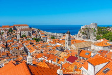 Hırvat kasabası Dubrovnik ve Lovrijenac kalesinin hava manzarası