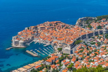 Srd tepesinden Hırvat kasabası Dubrovnik 'in hava manzarası