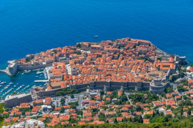 Srd tepesinden Hırvat kasabası Dubrovnik 'in hava manzarası