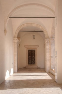 Hırvatistan 'ın Dubrovnik kentindeki Rektör Sarayı' nın iç avlusu