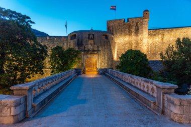 Hırvatistan 'ın Dubrovnik kentindeki Yığın Kapısı' nın gündoğumu