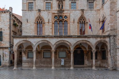 Hırvatistan 'ın Dubrovnik kentindeki Sponza sarayının gün doğumu manzarası