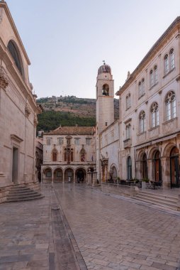 Hırvatistan 'ın Dubrovnik kentindeki Sponza sarayının gün doğumu manzarası