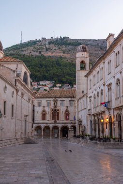 Hırvatistan 'ın Dubrovnik kentindeki Sponza sarayının gün doğumu manzarası