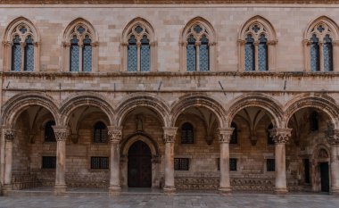 Hırvatistan 'ın Dubrovnik kentindeki rektör sarayının gündoğumu manzarası