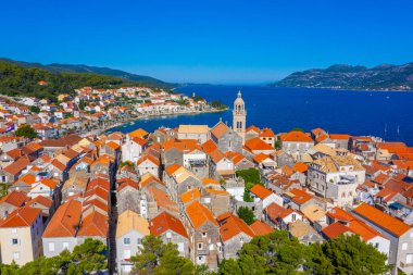 Aziz Mark Katedrali ve Hırvatistan 'ın Korcula kentinin çatıları
