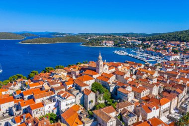 Aziz Mark Katedrali ve Hırvatistan 'ın Korcula kentinin çatıları