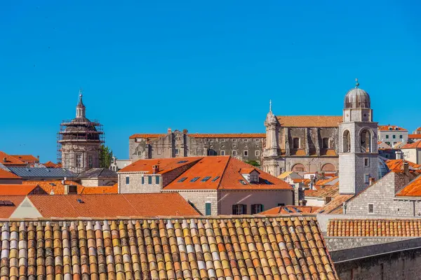 Hırvatistan 'ın eski Dubrovnik kentinin kırmızı çatılarının havadan manzarası