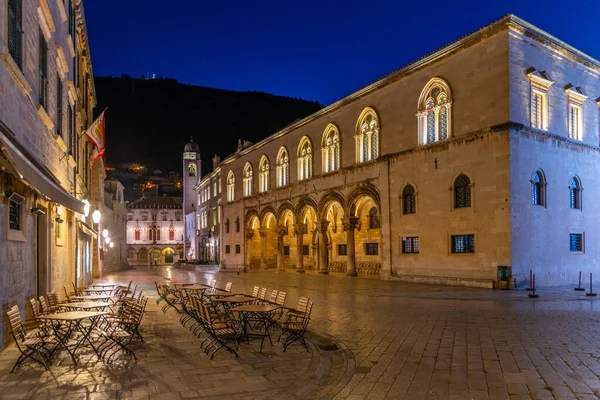 Hırvatistan 'ın Dubrovnik kentindeki rektör sarayı ve Sponza sarayının gündoğumu manzarası