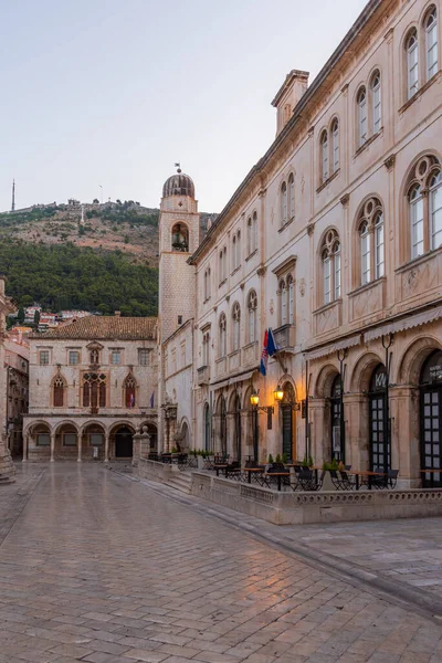 Hırvatistan 'ın Dubrovnik kentindeki Sponza sarayının gün doğumu manzarası