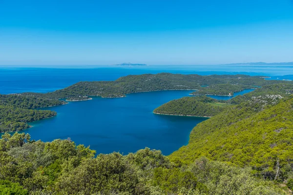 Hırvatistan 'daki Mljet ulusal parkında Veliko jezero' nun hava manzarası