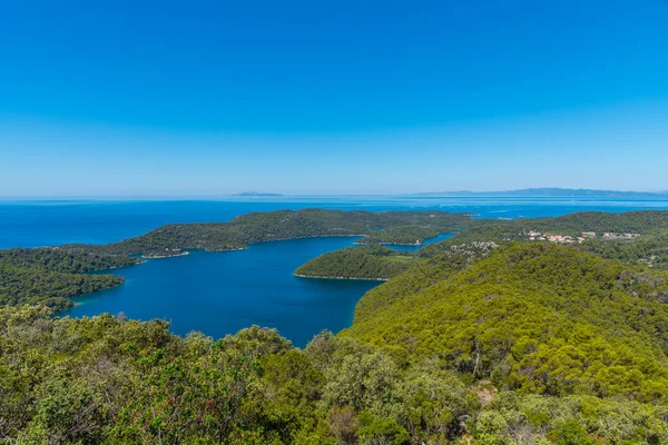 Hırvatistan 'daki Mljet ulusal parkında Veliko jezero' nun hava manzarası