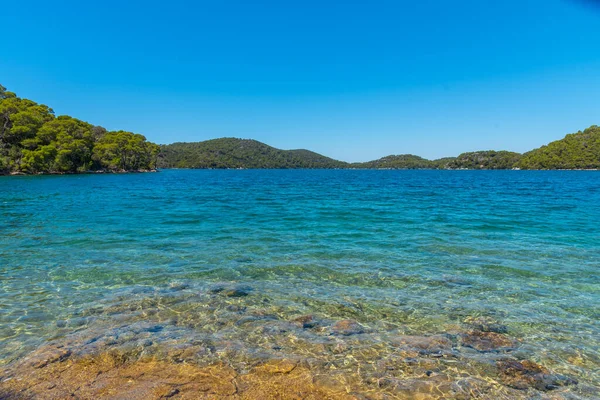 Água Azul Turquesa Veliko Jezero Parque Nacional Mljet Croácia — Fotografia de Stock