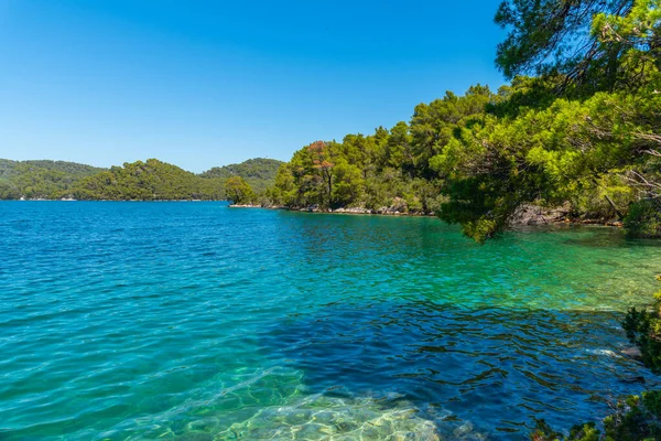 Água Azul Turquesa Veliko Jezero Parque Nacional Mljet Croácia — Fotografia de Stock