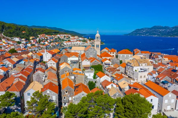 Aziz Mark Katedrali ve Hırvatistan 'ın Korcula kentinin çatıları