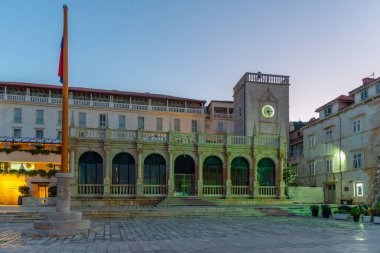 Hırvatistan 'ın Hvar limanında Loggia