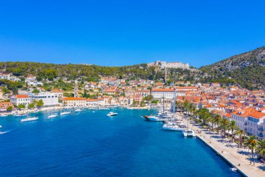 Hırvat kenti Hvar 'ın hava manzarası