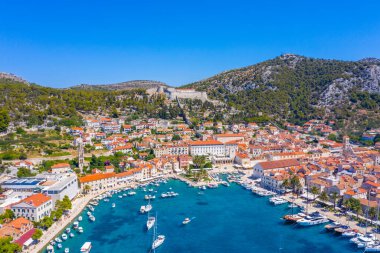 Hırvat kenti Hvar 'ın hava manzarası