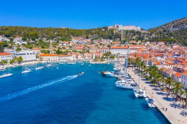 Hırvat kenti Hvar 'ın hava manzarası