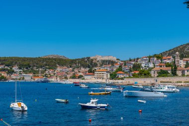 Hırvatistan 'ın Hvar kentinin şehir manzarası