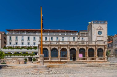 Hırvatistan 'ın Hvar limanında Loggia