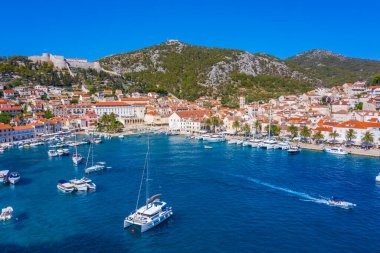 Hırvat kenti Hvar 'ın hava manzarası