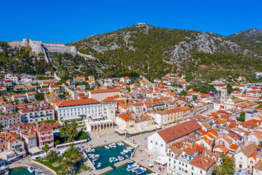 Hırvat kenti Hvar 'ın hava manzarası