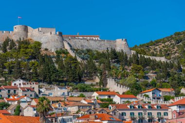 Hırvatistan 'ın Hvar kentindeki Spanjola kalesinin hava manzarası