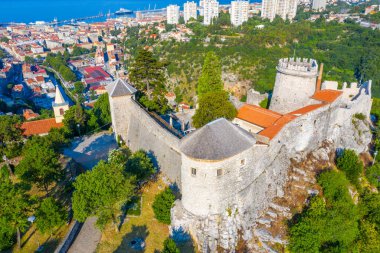 Hırvatistan 'ın Rijeka kentindeki Trsat kalesinin hava manzarası
