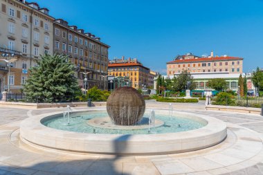 Hırvatistan 'ın Rijeka kentindeki tiyatro parkının manzarası