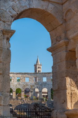 Hırvatistan 'ın Pula kentinde Roma Amfitiyatrosuna Bakış