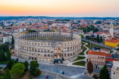 Hırvatistan 'ın Pula kentinde Roma Amfitiyatrosuna Bakış
