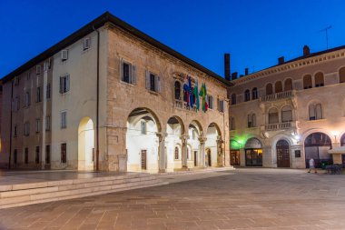 Hırvatistan 'ın Pula kentinde Forum meydanının gün doğumu manzarası