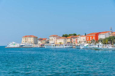 Hırvatistan 'daki Porec limanının manzarası