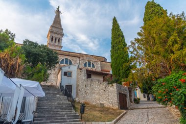 Hırvat kenti Rovinj 'deki Aziz Euphemia Kilisesi